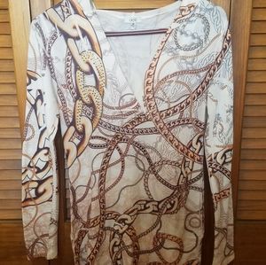 Hooded long sleeve shirt